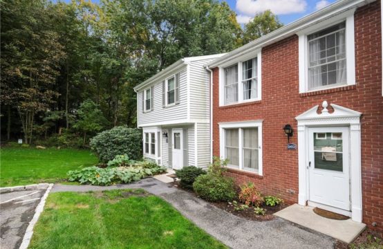 2602 Kings Way, CARMEL, NY &#8211; townhouse style condo with three levels of space &#8211; DON&#8217;T MISS OUT!!